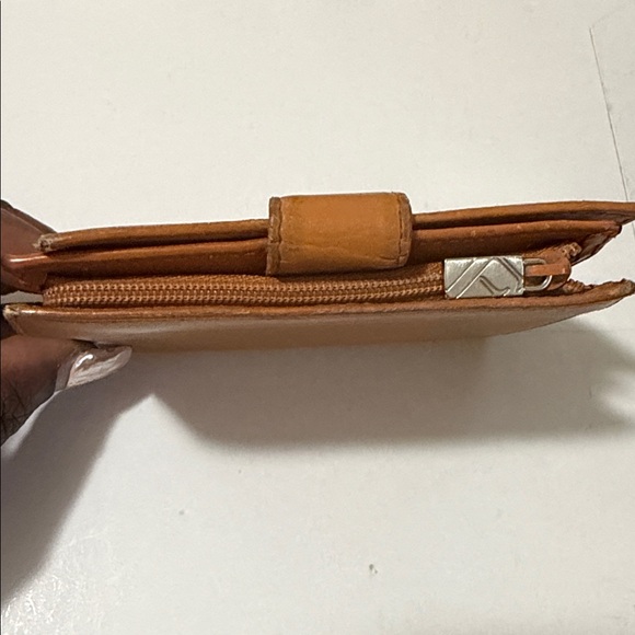 Vintage Furla Tan Leather Wallet - Picture 4 of 10